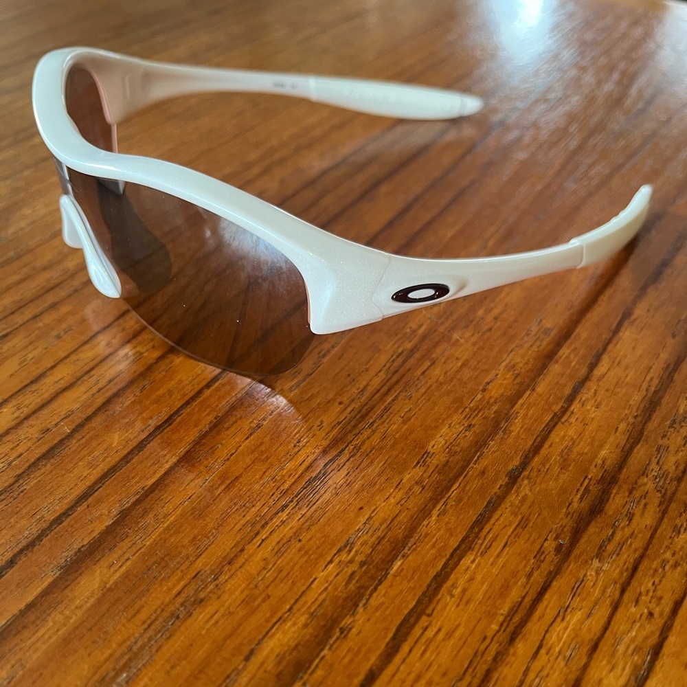 Oakley White Enduring Pace Sunglasses - Women's - Sports - Golf - Cycling - NWT - Picture 3 of 11